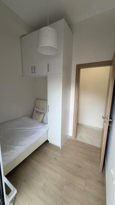 New Center Apartment Near Metro Афіни Екстер'єр фото