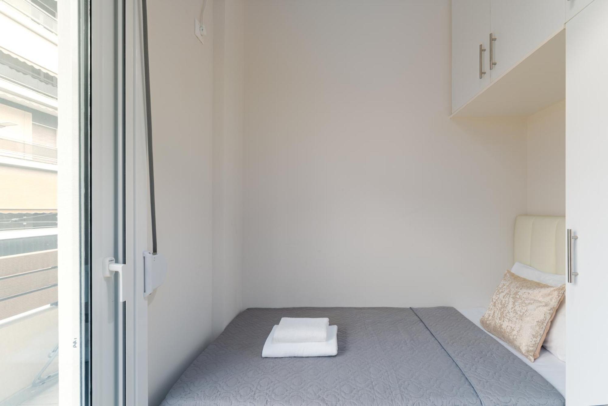 New Center Apartment Near Metro Афіни Екстер'єр фото